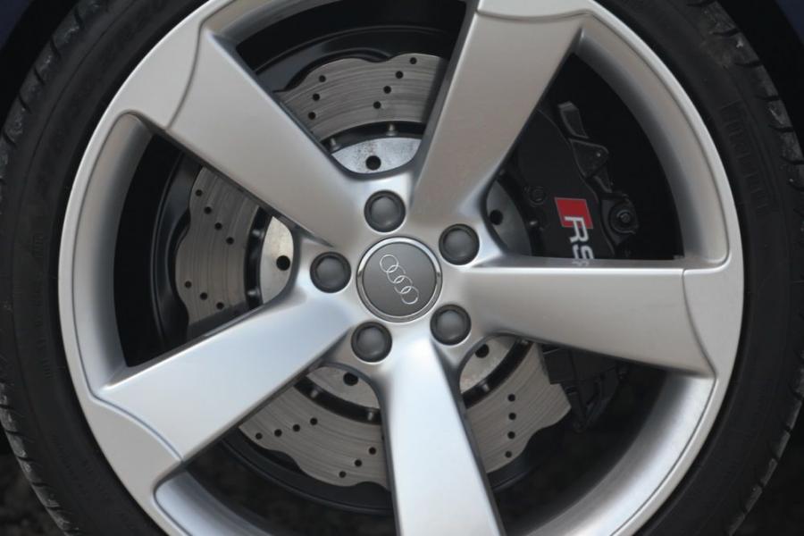 Колеса Audi RS5 Cabriolet 2013 года  (NA) (фото 25 из 39)